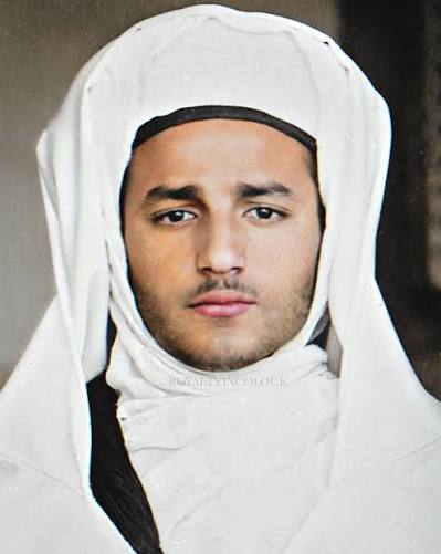 Sultan Mohammed V — official portrait, 1940s. Morocco's sovereign during the French Protectorate and the Vichy years, the Sultan held religious and symbolic authority while the French Resident-General exercised executive administrative power.